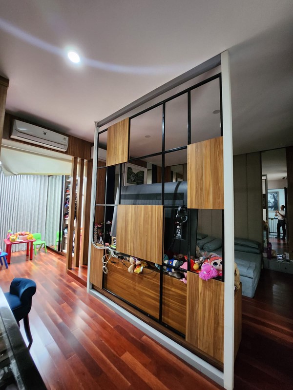 Rumah Full Furnished Modern Minimalis 2 Lantai Royal Residence 