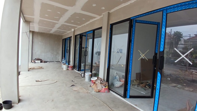 Disewakan 7 Unit Ruko Baru Surabaya Barat - Lokasi Super Strategis