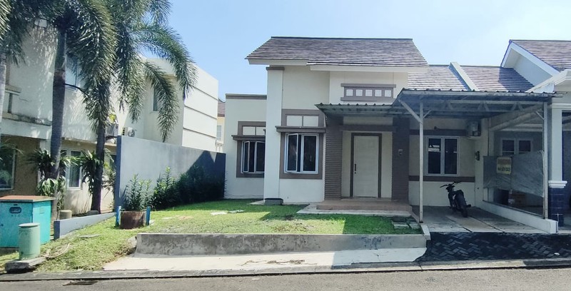 Rumah Semi Furnished 2 Lantai di Kota Wisata 