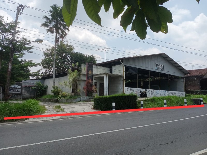 Tanah + Bangunan Eksklusif di Pinggir Jalan Utama Magelang - Sangat Ideal untuk Gudang/Pabrik