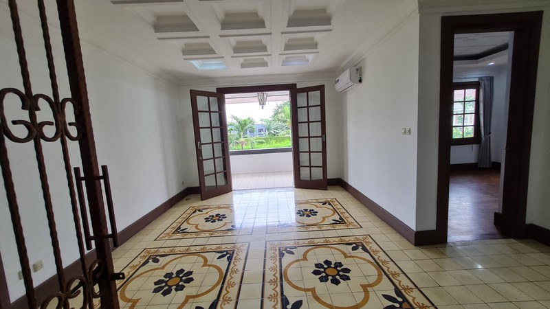 Rumah Mewah Dekat Pusat Kota, Di Daerah Jakarta Selatan