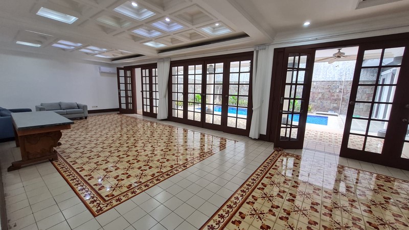 Rumah Mewah Dekat Pusat Kota, Di Daerah Jakarta Selatan