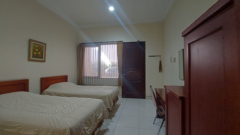 Jual Homestay 23 Kamar Full Furnished - Investasi Pasif Income Tinggi, 100m dari ITS Surabaya Timur, Harga Nego sampai DEAL