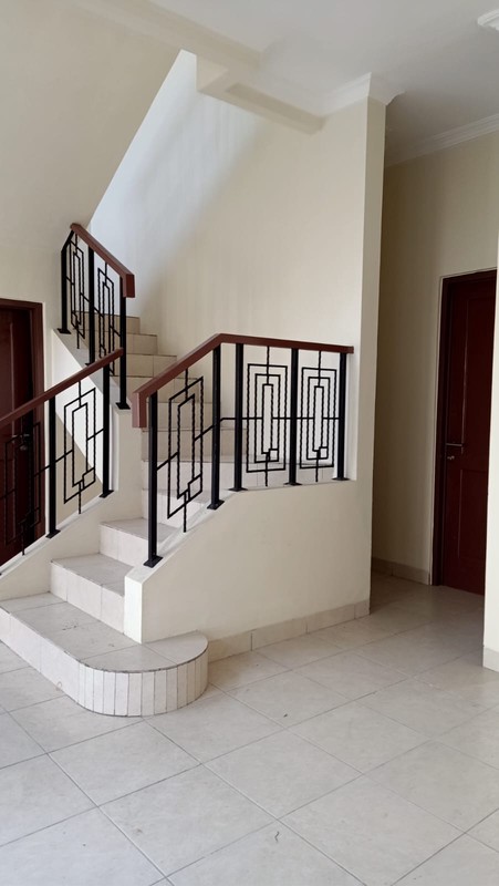 Rumah depan taman Grand Wisata , Tambun - Bekasi