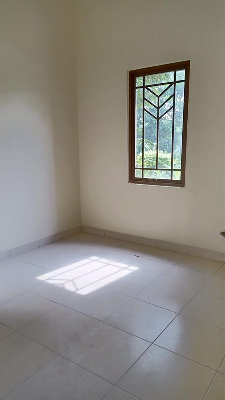 Rumah depan taman Grand Wisata , Tambun - Bekasi