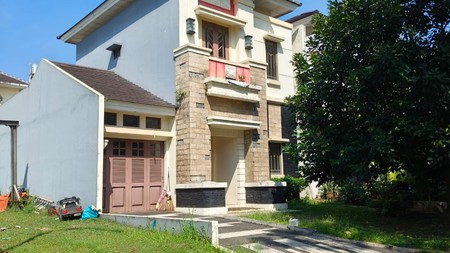 Rumah depan taman Grand Wisata , Tambun - Bekasi