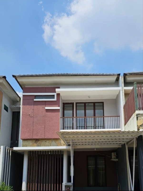 Baru Direnovasi! Rumah Cantik 2 Lantai di Discovery Fiore Bintaro