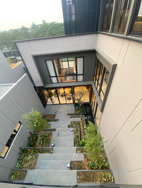 Brand New Luxury Villa Fully Furnished Baru Dgn Taman Seluas 10 Ha Di Navapark BSD City