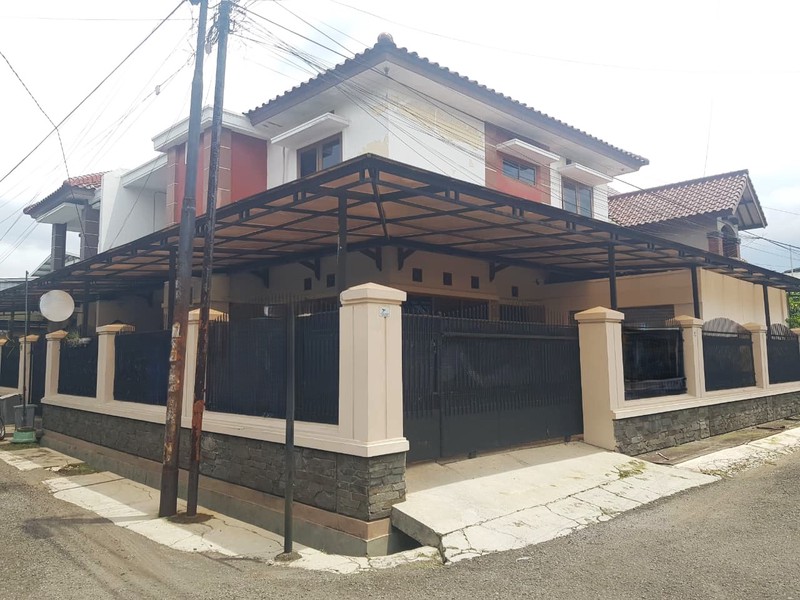 Rumah Hoek di Sayap Cijagra Buahbatu Bandung