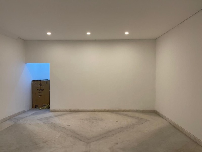 5 Milyar-an Luas 276 m2 Dijual Rumah Villa Sentra Raya Citraland - Lantai MARMER - Sanitary Grohe Kohler - Lokasi Terdepan Dekat Gwalk, Sekolah Ciputra - Special Row Jalan Lebar 4 Mobil