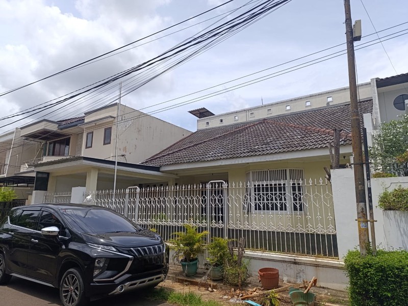 Dijual Rumah Tinggal 2 Lantai Siap Huni Lokasi Tenang Di Jl. Cendrawasih, Bintaro Sektor 1