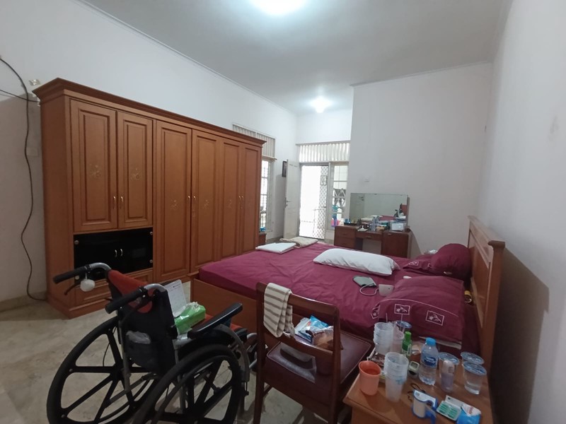 Dijual Rumah Tinggal 2 Lantai Siap Huni Lokasi Tenang Di Jl. Cendrawasih, Bintaro Sektor 1