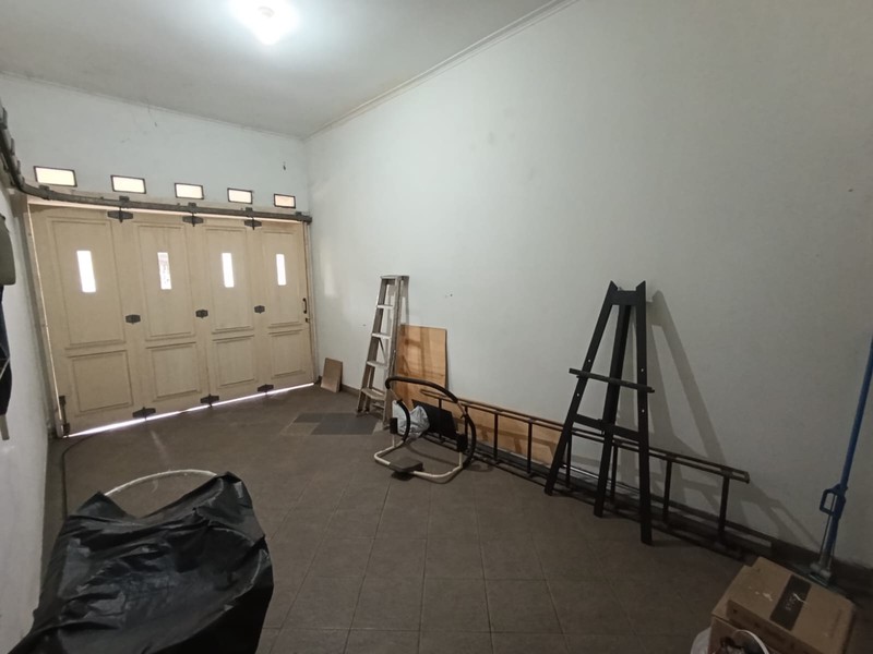 Dijual Rumah Tinggal 2 Lantai Siap Huni Lokasi Tenang Di Jl. Cendrawasih, Bintaro Sektor 1