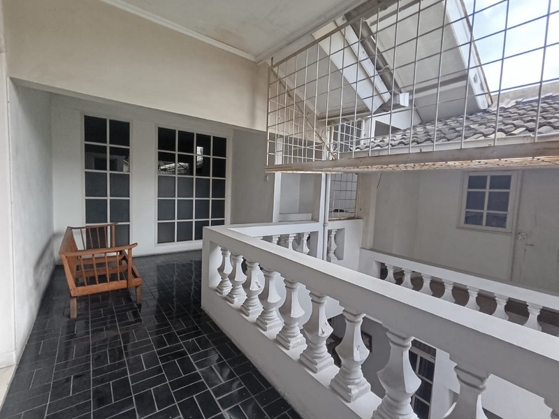 Dijual Rumah Tinggal 2 Lantai Siap Huni Lokasi Tenang Di Jl. Cendrawasih, Bintaro Sektor 1