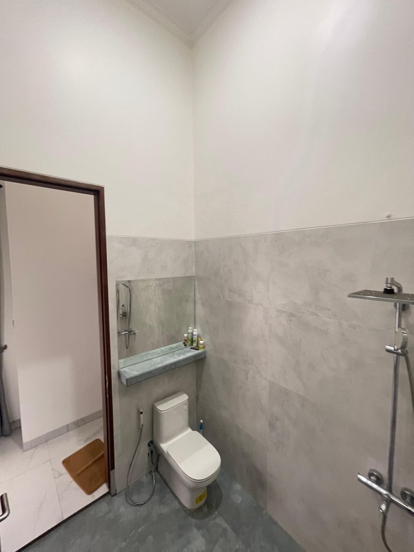 Rumah Bagus, Strategis, Mewah, bangunan Baru dan perabotan  