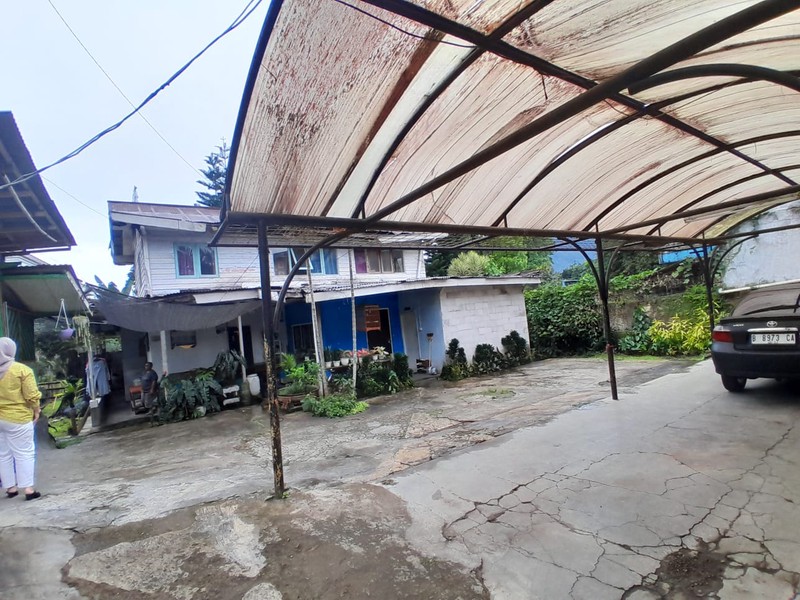 Di jual rumah hitung tanah di cisarua puncak