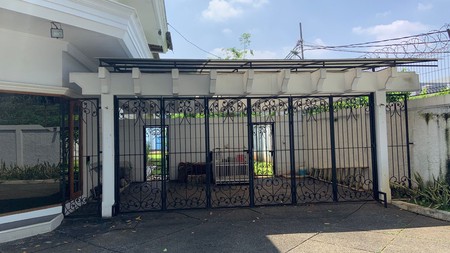 Dijual Rumah luas nyaman old money di kawasan elit Kemang Dalam
