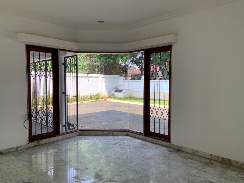 Dijual Rumah luas nyaman old money di kawasan elit Kemang Dalam