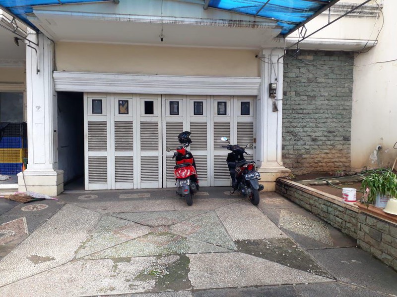 DIJUAL CEPAT RUMAH LUAS DI CONDET JAKARTA TIMUR