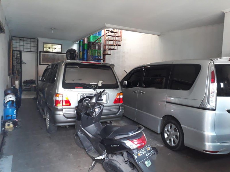 DIJUAL CEPAT RUMAH LUAS DI CONDET JAKARTA TIMUR