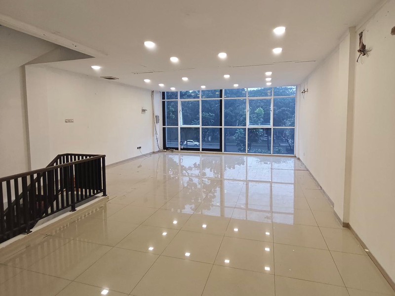 DISEWAKAN RUKO COCOK UNTUK STUDIO PILATES ATAU KANTOR DI BINTARO BOULEVARD