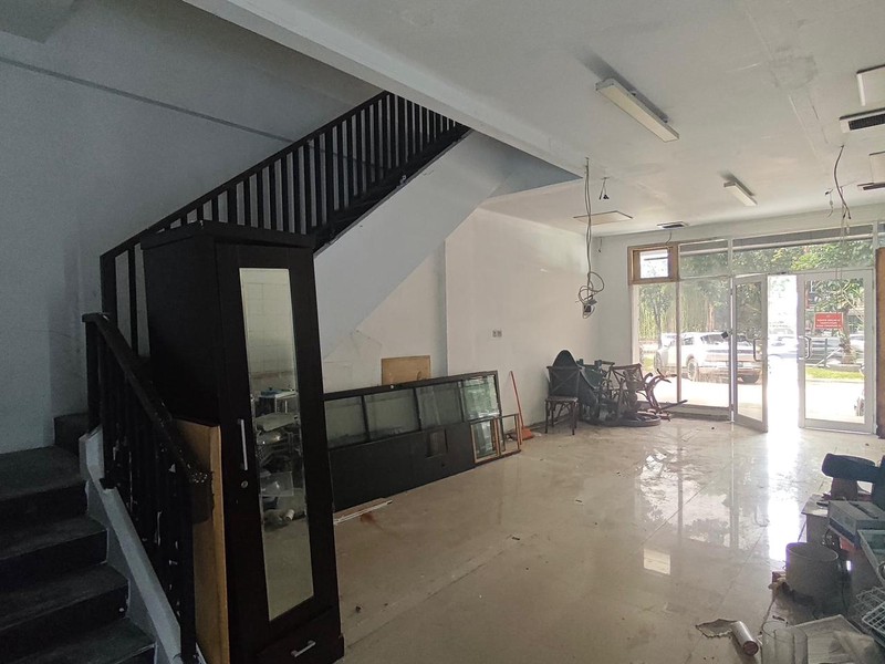 DISEWAKAN RUKO COCOK UNTUK STUDIO PILATES ATAU KANTOR DI BINTARO BOULEVARD