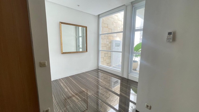 DISEWAKAN RUMAH MINIMALIST SIAP HUNI DI JALAN SEKOLAH DUTA PONDOK INDAH