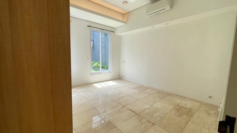 DISEWAKAN RUMAH MINIMALIST SIAP HUNI DI JALAN SEKOLAH DUTA PONDOK INDAH