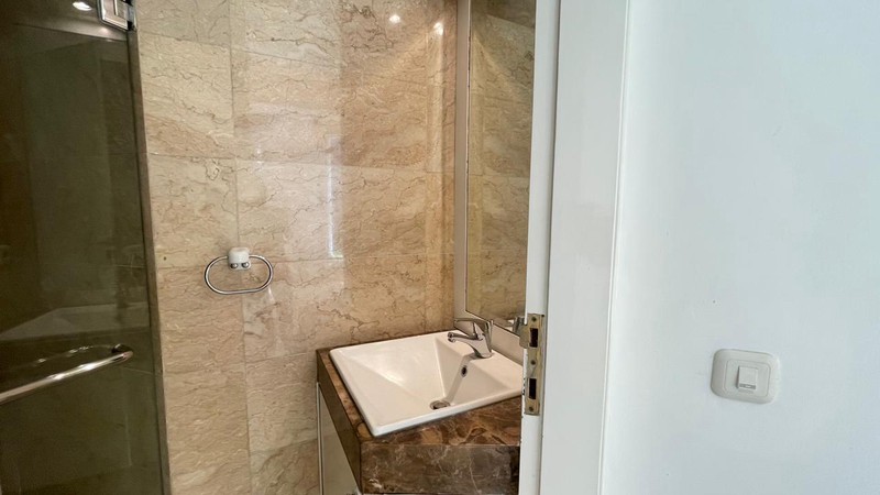 DISEWAKAN RUMAH MINIMALIST SIAP HUNI DI JALAN SEKOLAH DUTA PONDOK INDAH