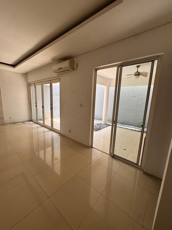 Rumah siap huni di Serenia Hills Lebak Bulus