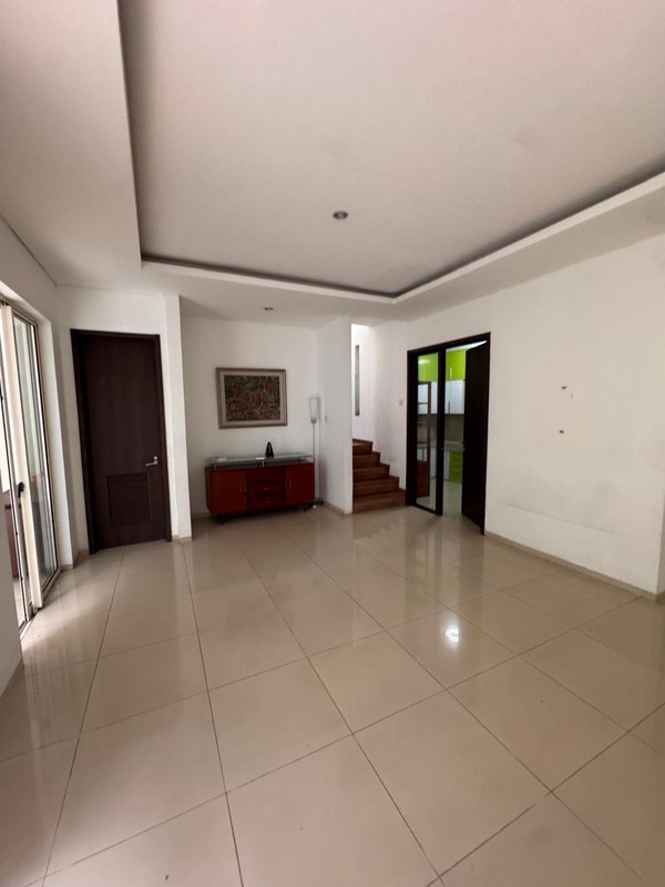 Rumah siap huni di Serenia Hills Lebak Bulus