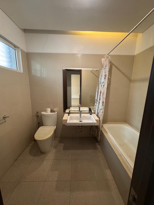 Rumah siap huni di Serenia Hills Lebak Bulus