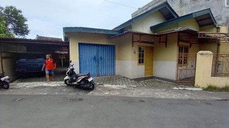 Dijual Rumah Tinggal Lokasi Strategis Dekat Kantor Pemda Sleman 