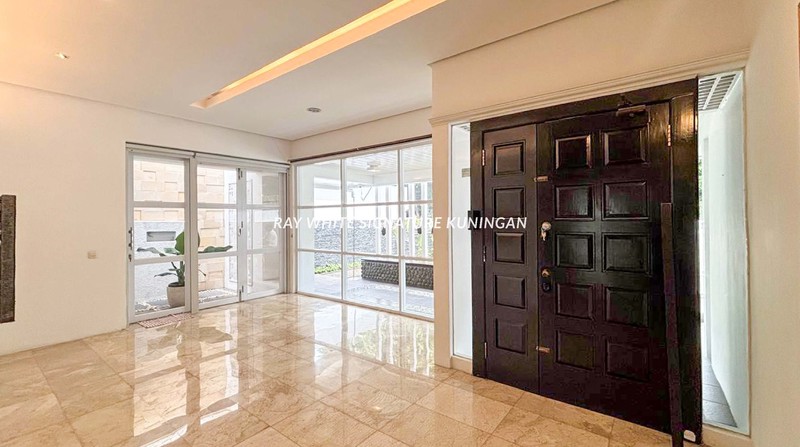 Disewakan Rumah Siap Huni Lokasi Tenang di Pondok Indah