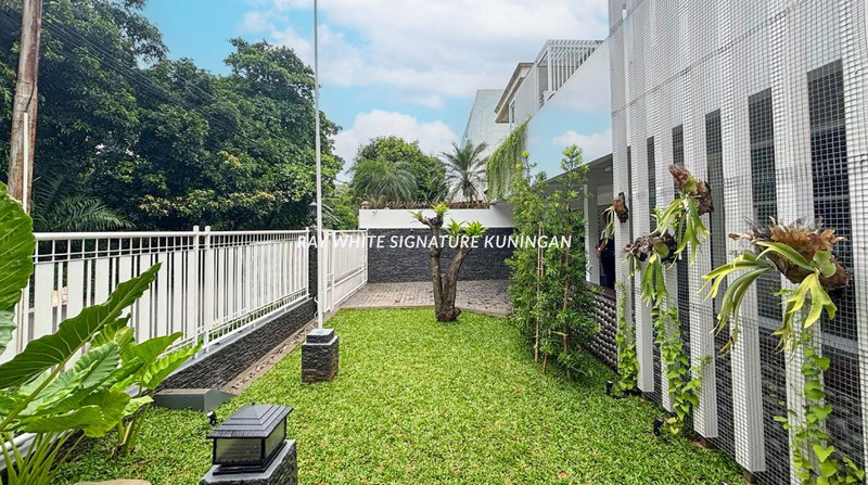 Disewakan Rumah Siap Huni Lokasi Tenang di Pondok Indah