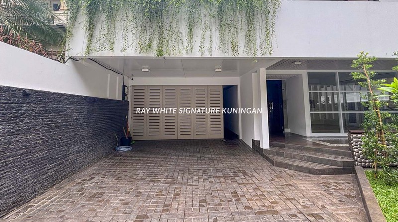 Disewakan Rumah Siap Huni Lokasi Tenang di Pondok Indah