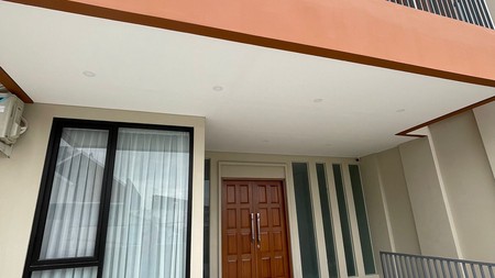 DIJUAL Rumah Modern Tropis Minimalis di komplek @Pulomas JakTim