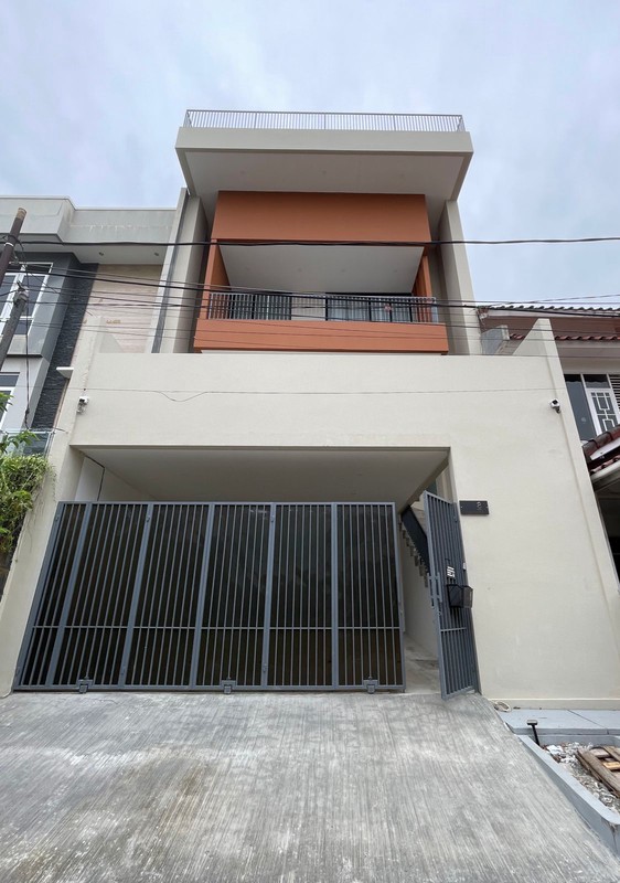 DIJUAL Rumah Modern Tropis Minimalis di komplek @Pulomas JakTim