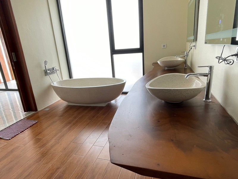 DIJUAL Rumah Modern Tropis Minimalis di komplek @Pulomas JakTim