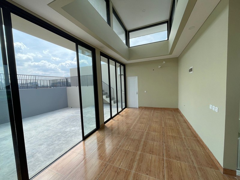 DIJUAL Rumah Modern Tropis Minimalis di komplek @Pulomas JakTim