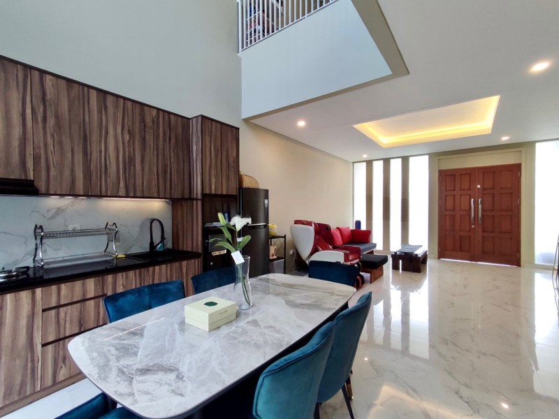 DIJUAL Rumah Modern Tropis Minimalis di komplek @Pulomas JakTim