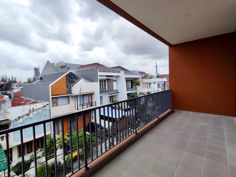 DIJUAL Rumah Modern Tropis Minimalis di komplek @Pulomas JakTim