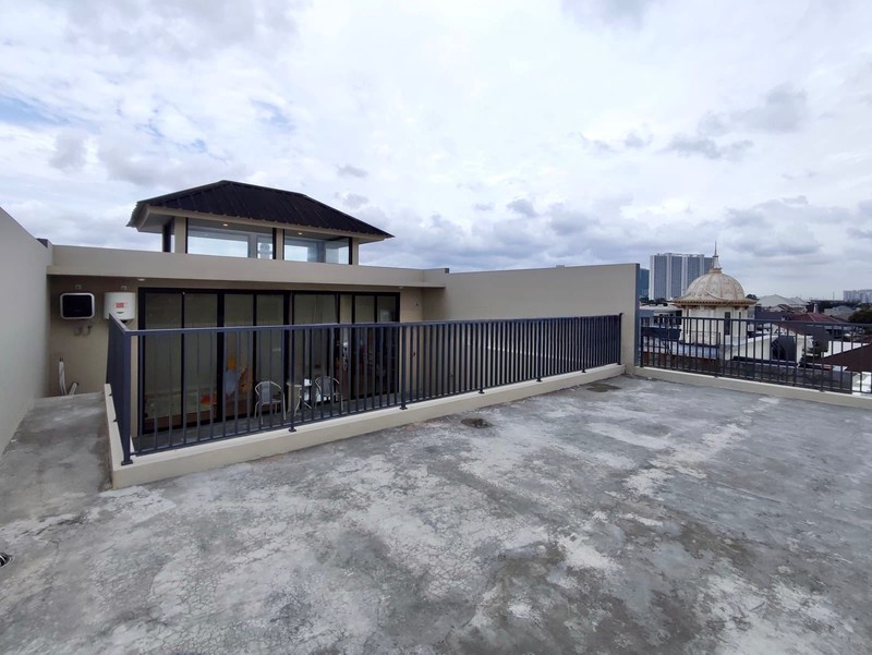 DIJUAL Rumah Modern Tropis Minimalis di komplek @Pulomas JakTim