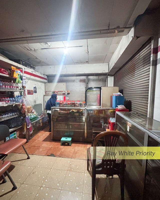 RUMAH TUA HITUNG TANAH LOKASI STRATEGIS PINGIR JALAN RAYA POSISI HOEK DI TANAH KUSIR, JAKARTA SELATAN