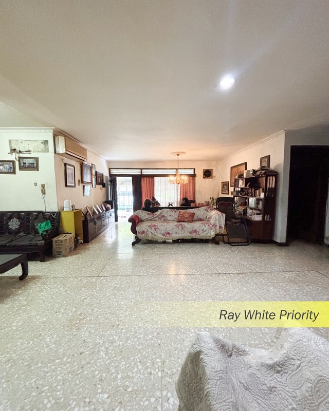 RUMAH KOMERSIAL PINGGIR JALAN COCOK UNTUK USAHA/DI BANGUN RUKO DI TOMANG, JAKARTA BARAT