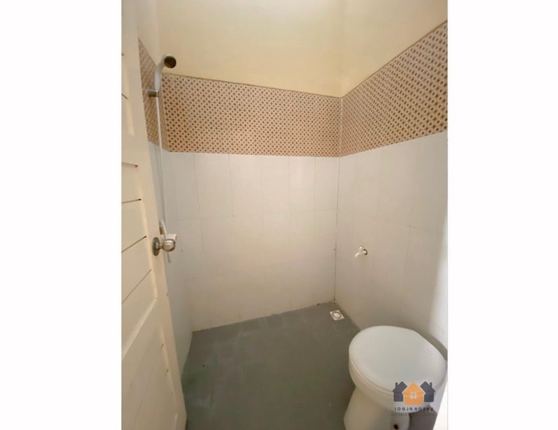 Kost 22 Kamar Di Jalan Kaliurang Km 10 Sleman - Investasi Aktif Dekat Kampus UII & UGM