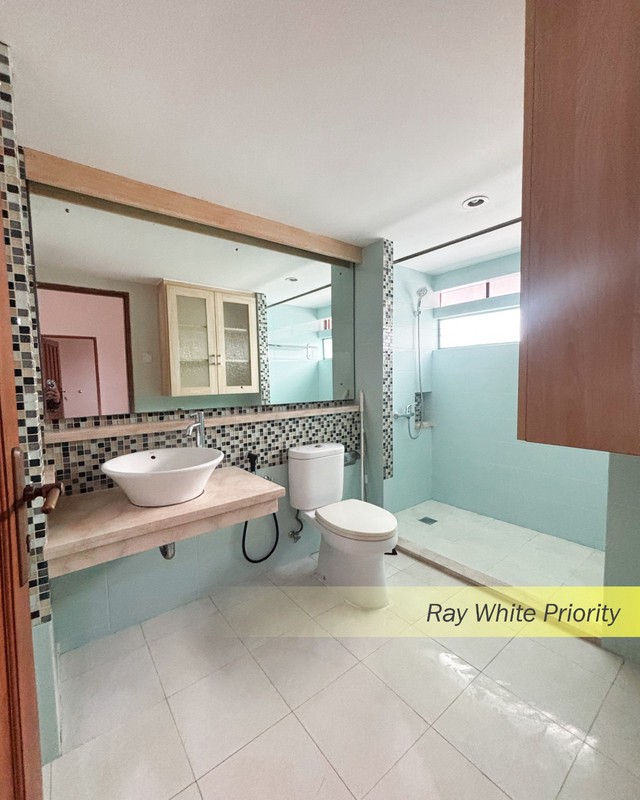 RUMAH CLASSIC DENGAN KONDISI FULLFURNISH TINGGAL BAWA KOPER DI PONDOK INDAH, JAKARTA SELATAN