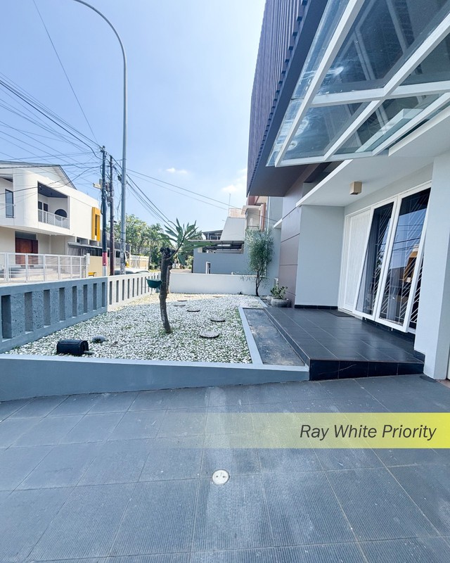 RUMAH SIAP HUNI FULL FURNISH DI NUSA LOKA BSD, TANGERANG SELATAN