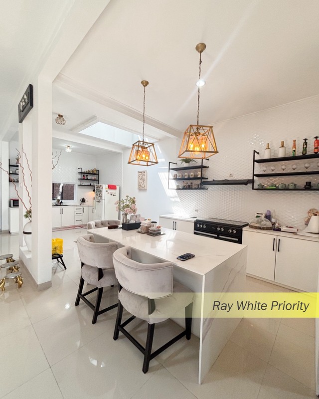 RUMAH SIAP HUNI FULL FURNISH DI NUSA LOKA BSD, TANGERANG SELATAN