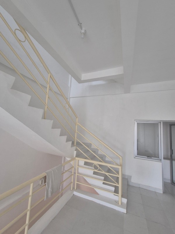 Disewakan Ruko Surabaya Pusat Nol Jalan Raya - Ruko Grand Flower - Jalan Pasar Kembang - Kel. Kupang Krajan - Kec.sawahan - Terdepan Hadap Nol Jalan Raya Komersial Area Cocok Buat Segala Usaha - Parki